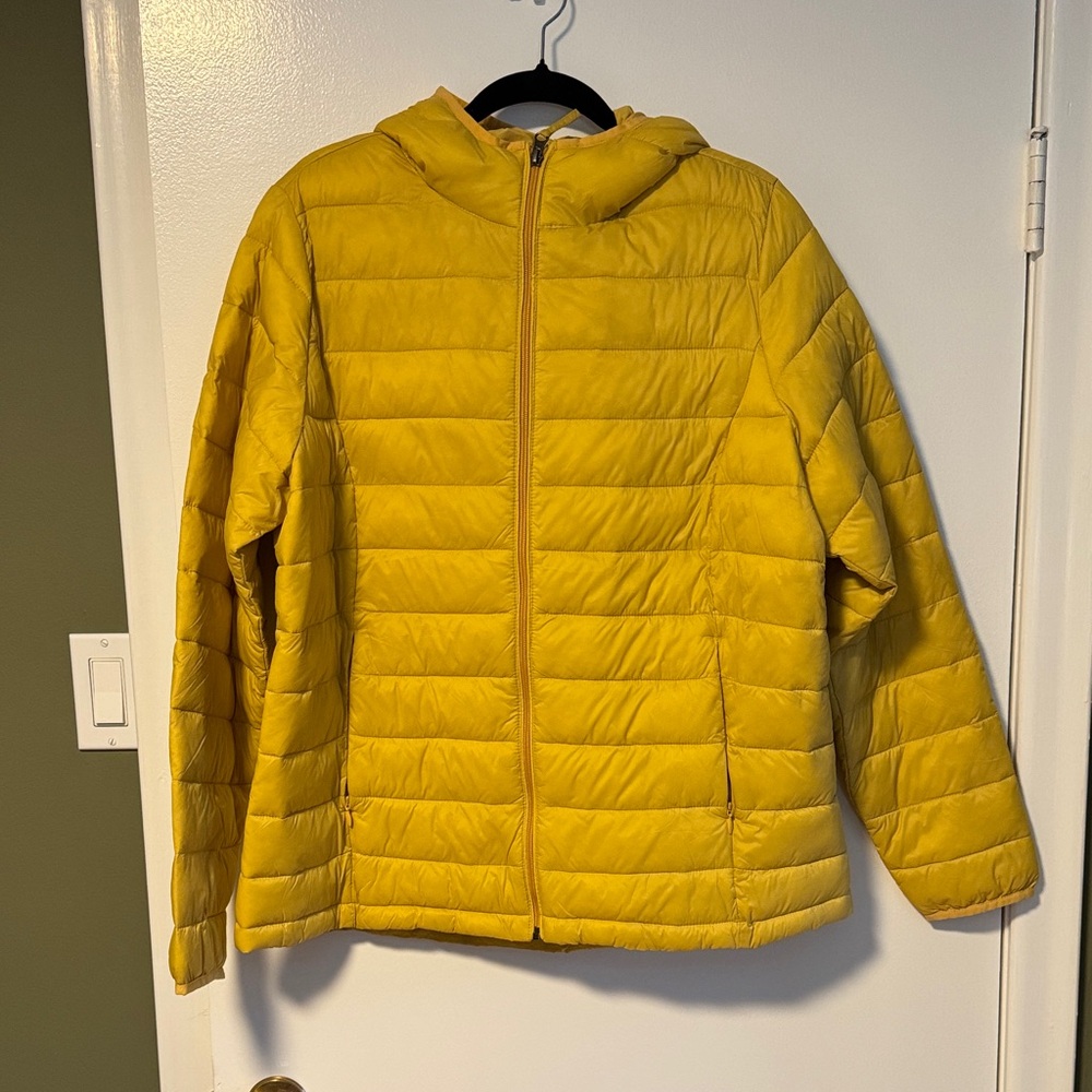 Amazon Essentials Light Yellow Quilted Jacket